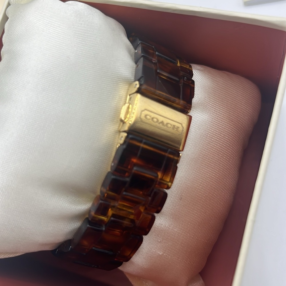 Coach 1941 Tortoise Shell Watch with Box - Picture 5 of 8